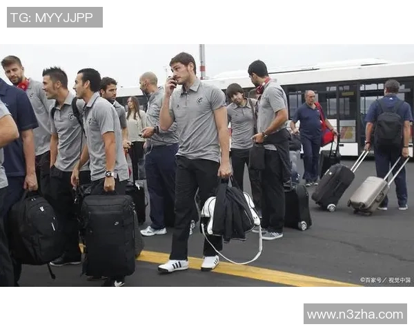 亚美尼亚与意大利魔方对决解析赛场上的策略与技巧碰撞 亚美尼亚与意大利魔方对决解析赛场上的策略与技巧碰撞